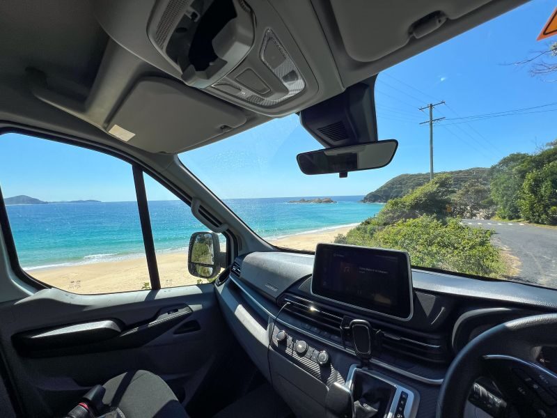 Cabine van de Cruisin' Rover camper met dashboard