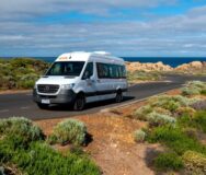 Apollo Euro Plus rijdt op de weg in de buurt van Margaret River in Australië