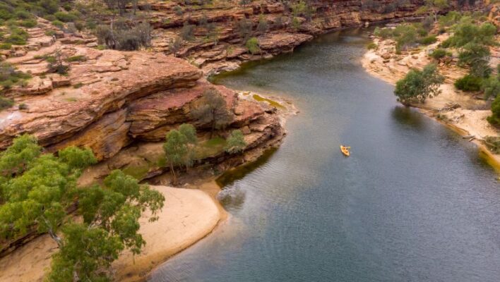Zicht op de Murchison River in Kalbarri National Park van bovenaf