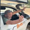 Peter juicht enthousiast uit de Britz Maverick