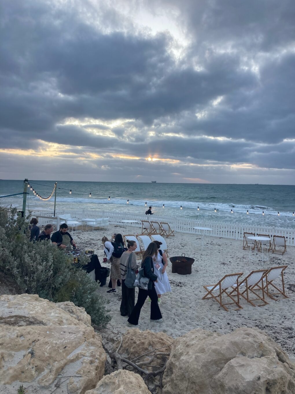 Farewell-diner-op-het-strand