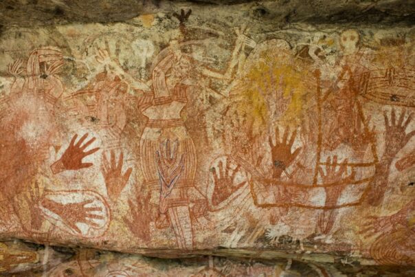 Aboriginal rock art met handen in Kakadu