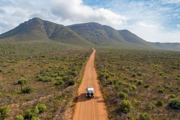 RedSands 4WD 5 personen 2 daktenten gravelweg